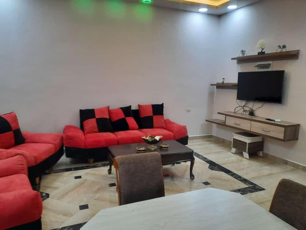 Lotus Housing For Furnished Apartments 杰拉什 外观 照片
