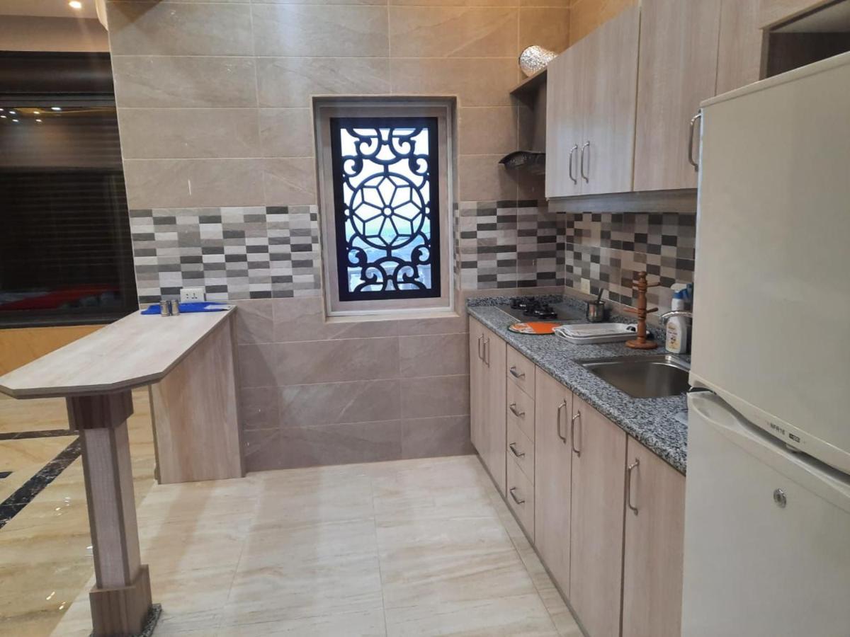 Lotus Housing For Furnished Apartments 杰拉什 外观 照片