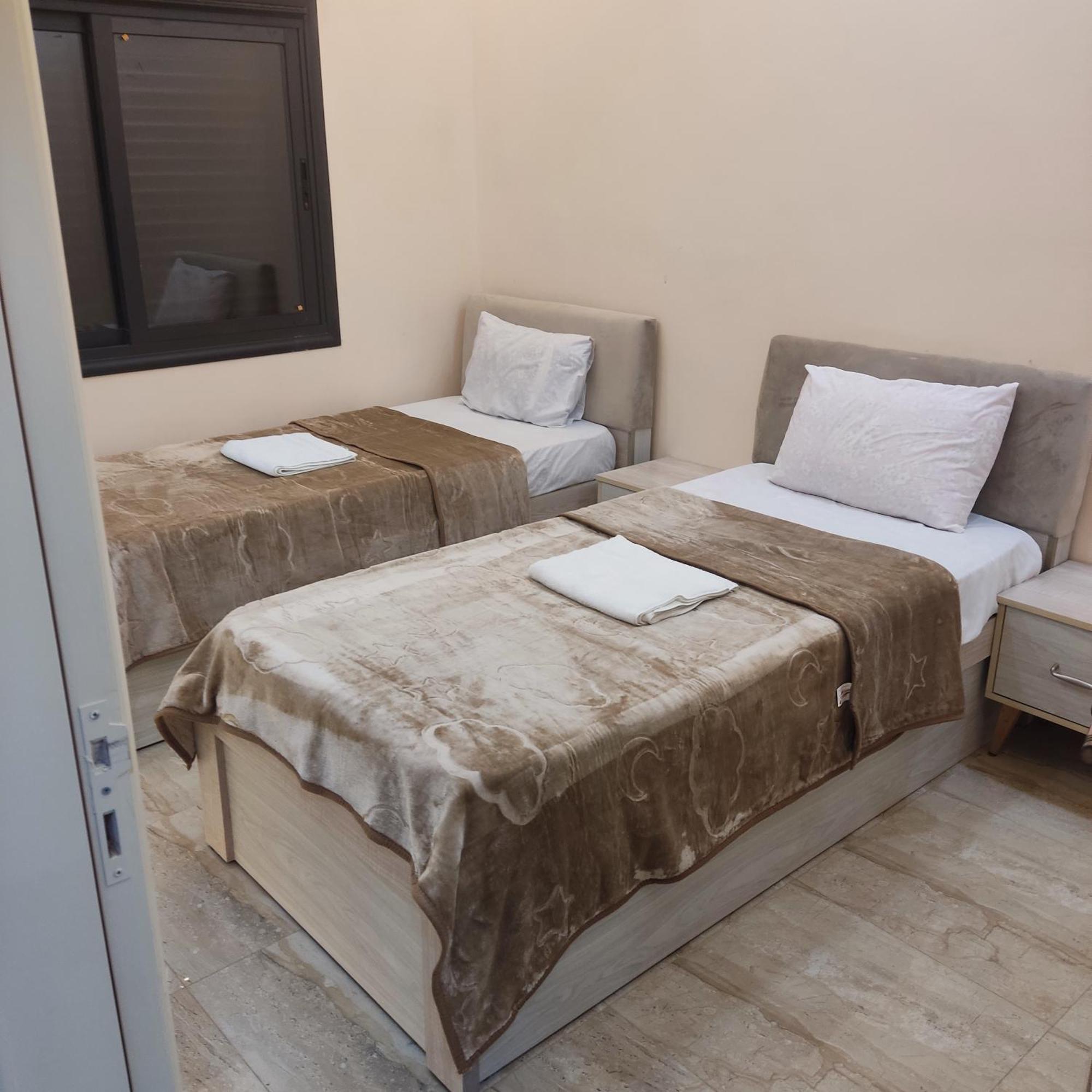 Lotus Housing For Furnished Apartments 杰拉什 外观 照片