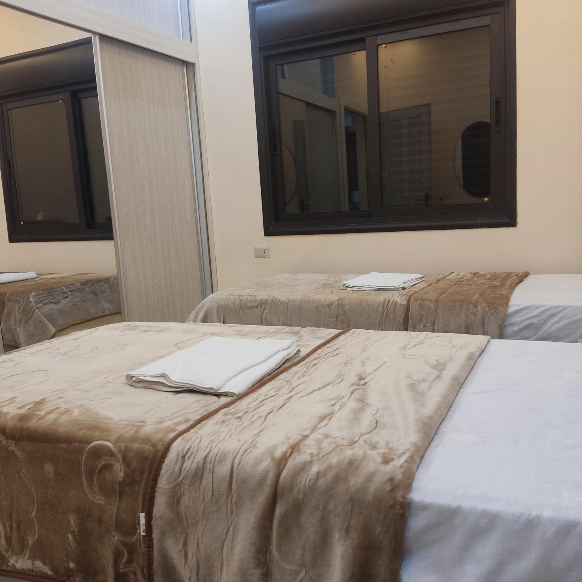 Lotus Housing For Furnished Apartments 杰拉什 外观 照片