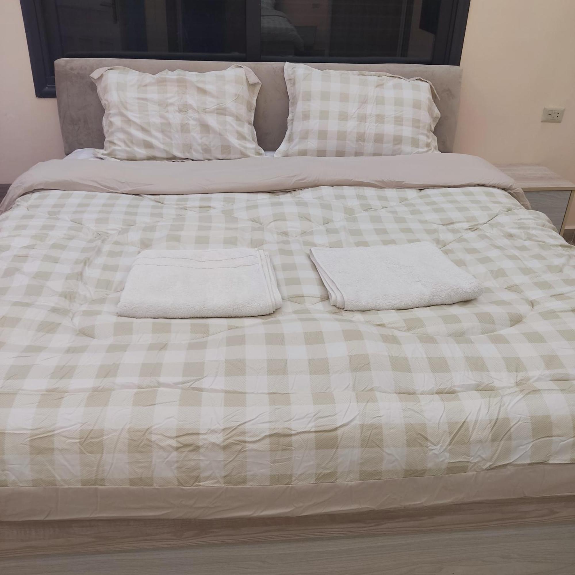 Lotus Housing For Furnished Apartments 杰拉什 外观 照片