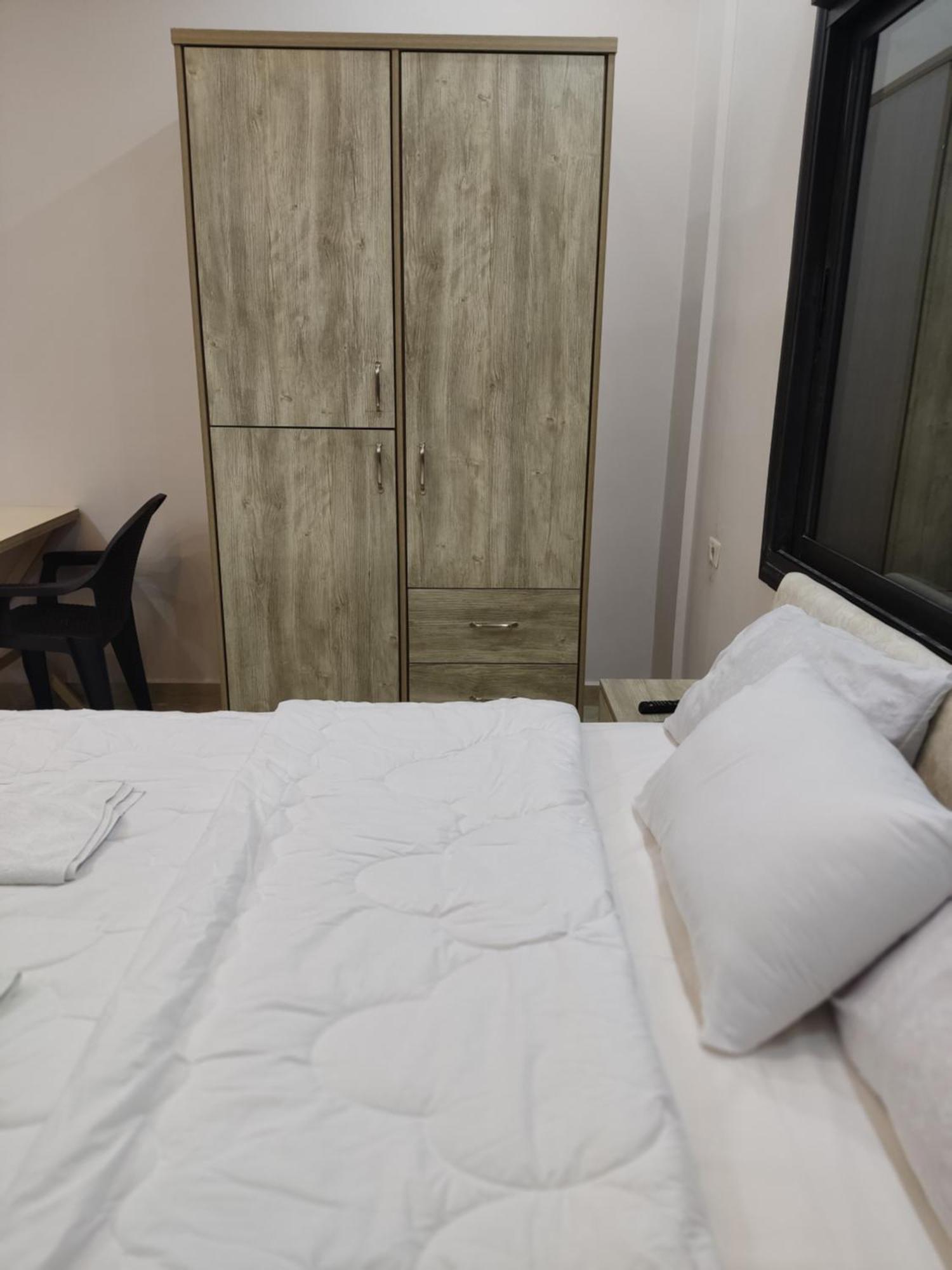 Lotus Housing For Furnished Apartments 杰拉什 客房 照片