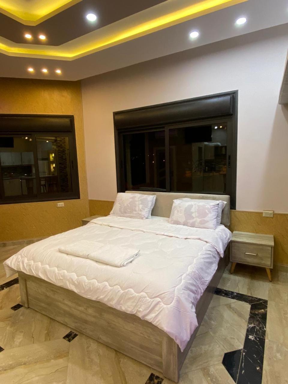 Lotus Housing For Furnished Apartments 杰拉什 客房 照片
