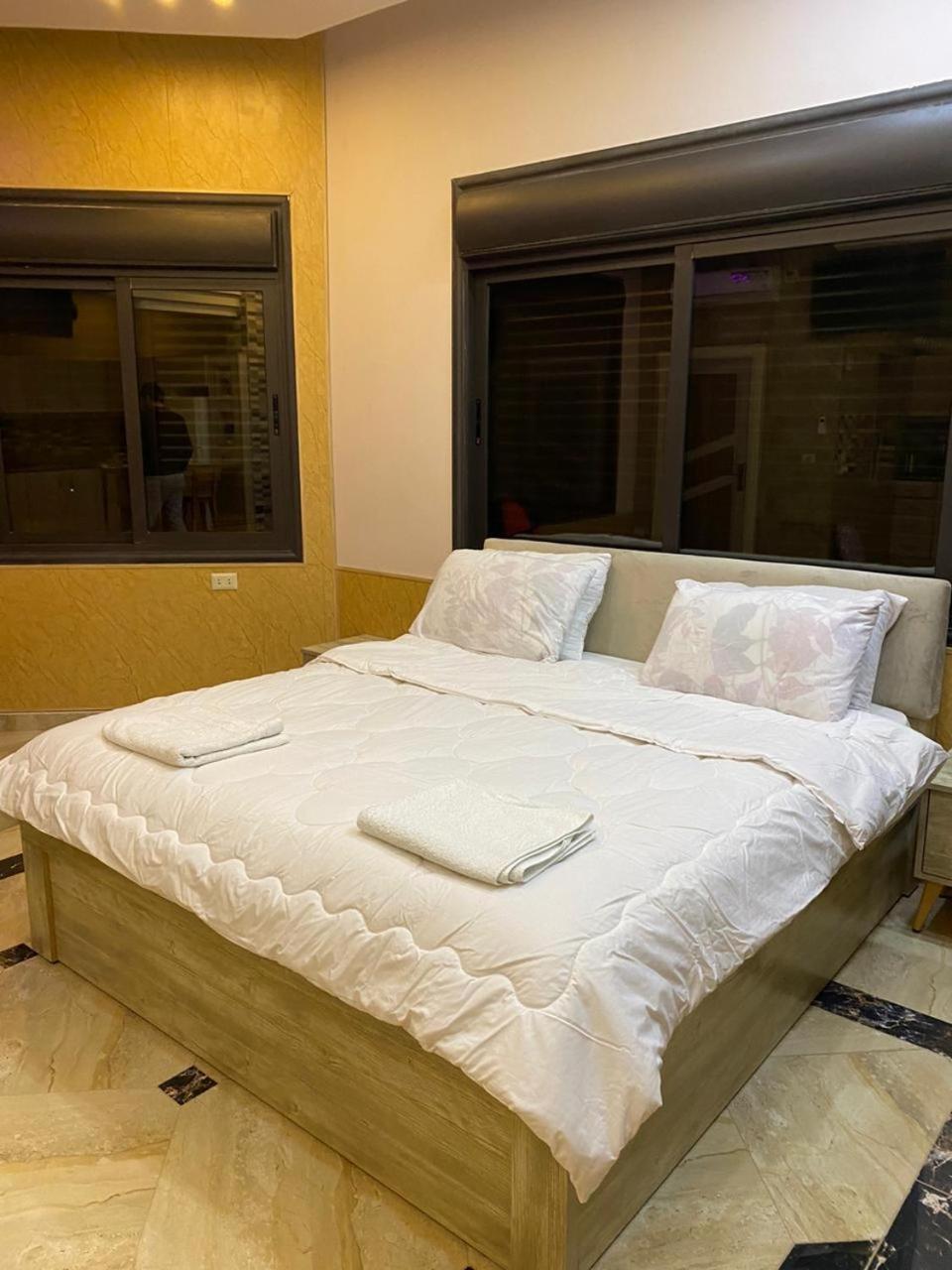 Lotus Housing For Furnished Apartments 杰拉什 客房 照片